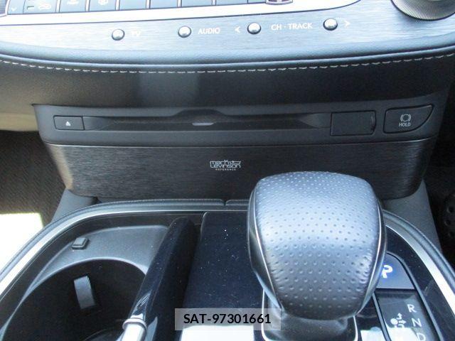 Lexus LS 2017-10 4595498-20
