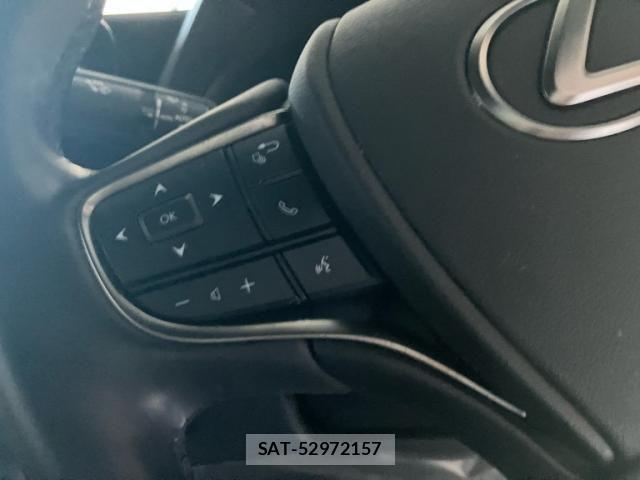 Lexus LS 2023-11 4755035-15