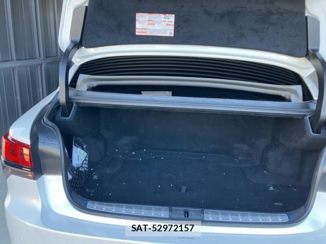 Lexus LS 2023-11 4755035-25