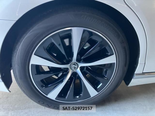 Lexus LS 2023-11 4755035-5
