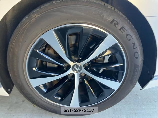 Lexus LS 2023-11 4755035-6