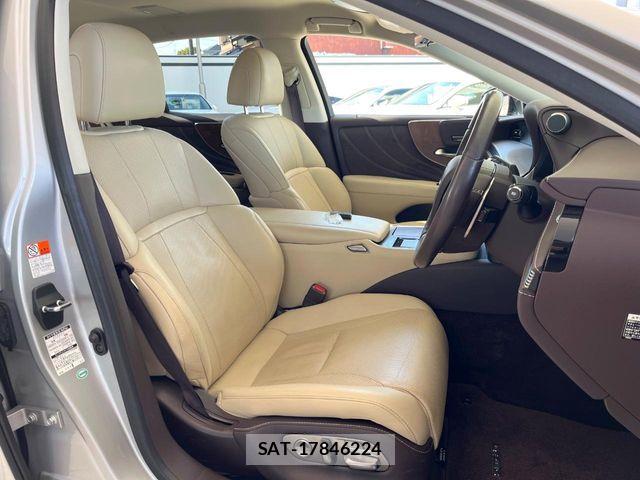 Lexus LS 2017-11 5870924-9