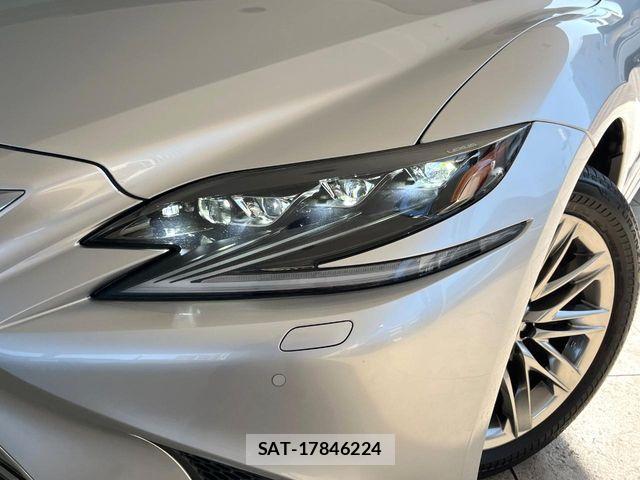 Lexus LS 2017-11 5870924-13