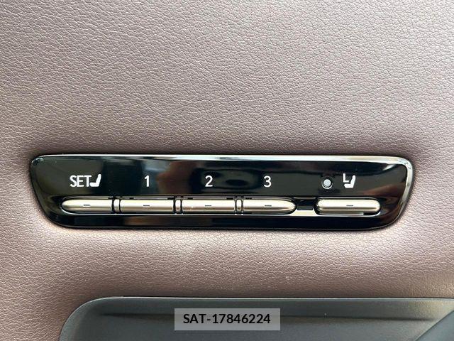 Lexus LS 2017-11 5870924-5