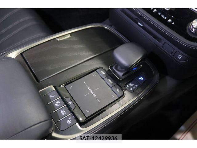Lexus LS 2020-11 6011647-8