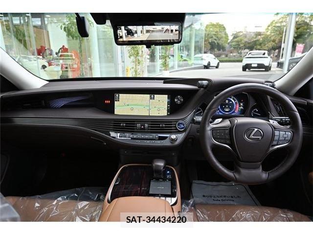 Lexus LS 2020-07 6011648-10
