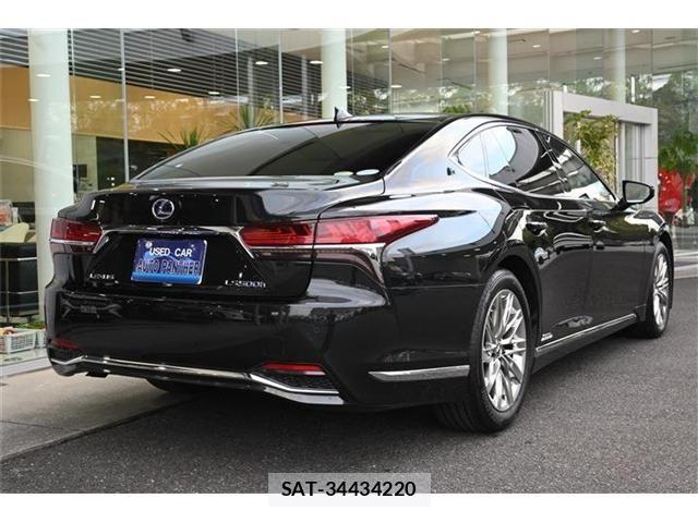 Lexus LS 2020-07 6011648-4
