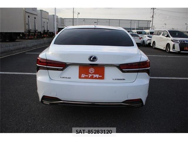Lexus LS 2018-01 6612859-9