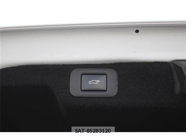 Lexus LS 2018-01 6612859-5