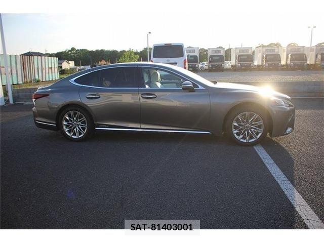 Lexus LS 2017-11 6612858-14