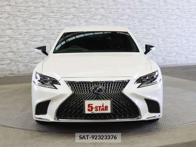 Lexus LS 2018-01 6641835-12