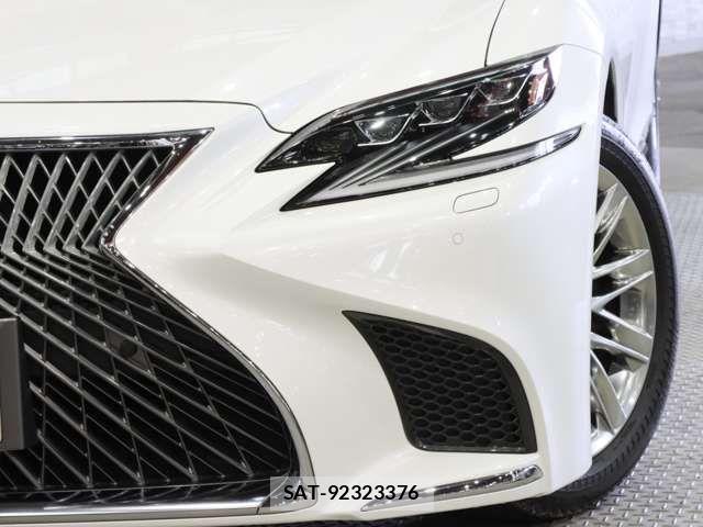 Lexus LS 2018-01 6641835-17