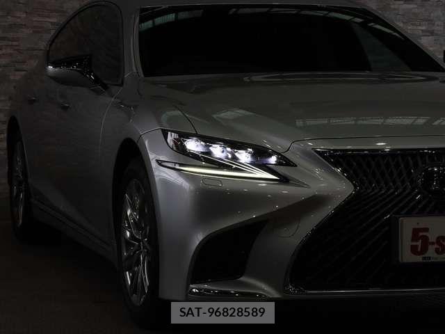 Lexus LS 2017-12 6641836-15