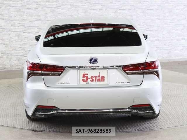 Lexus LS 2017-12 6641836-18