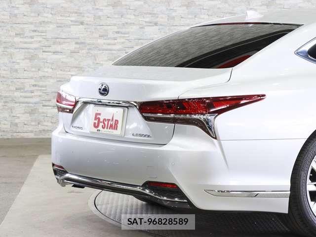 Lexus LS 2017-12 6641836-19