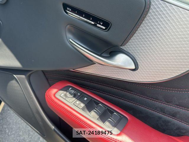 Lexus LS 2021-04 6907736-14