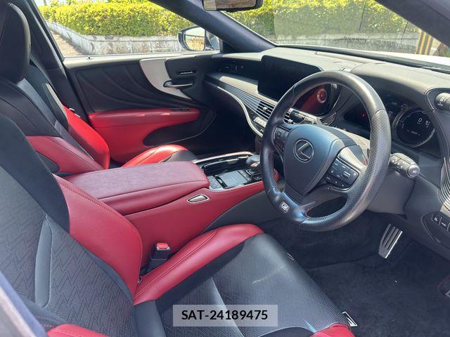 Lexus LS 2021-04 6907736-16