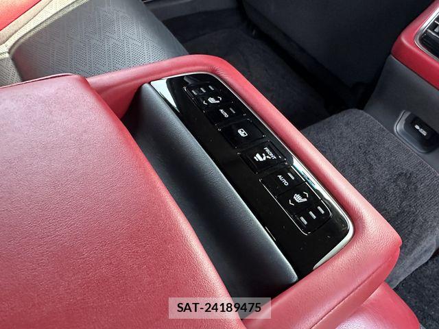 Lexus LS 2021-04 6907736-18