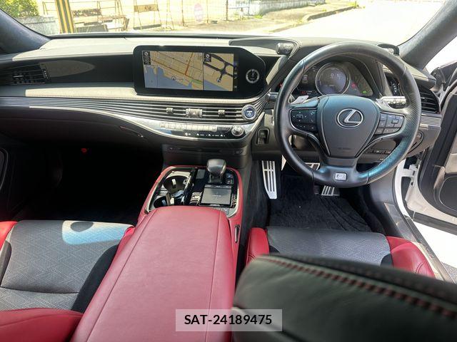 Lexus LS 2021-04 6907736-1