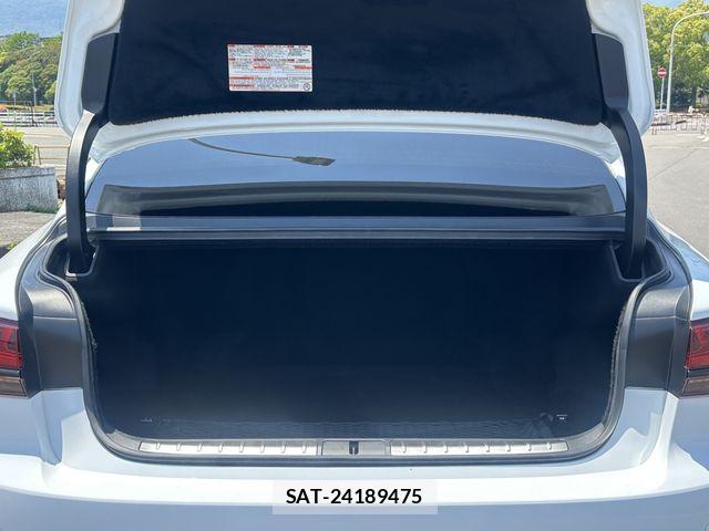 Lexus LS 2021-04 6907736-21