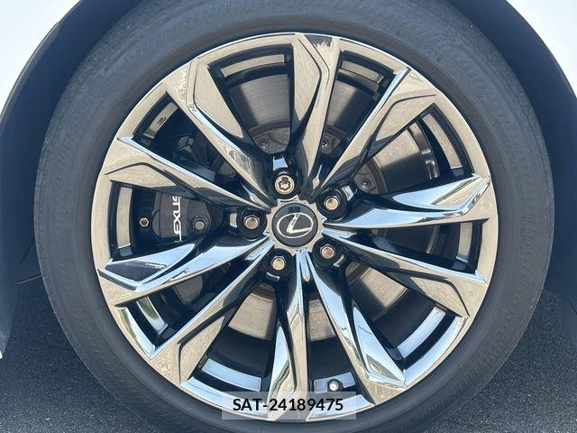 Lexus LS 2021-04 6907736-23