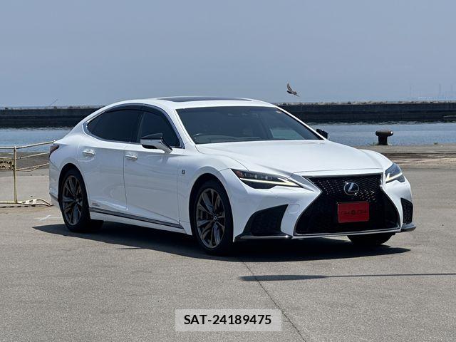 Lexus LS 2021-04 6907736-29