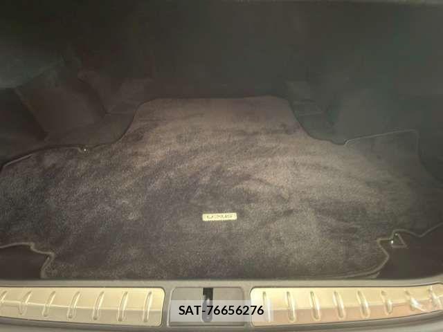 Lexus LS 2018-10 7020772-9