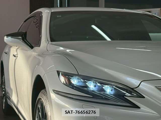 Lexus LS 2018-10 7020772-14