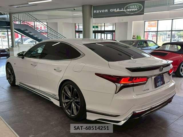 Lexus LS 2018-03 7020769-4