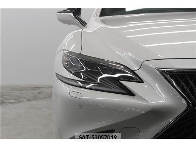 Lexus LS 2018-06 7020773-11