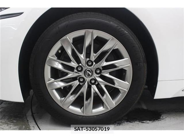 Lexus LS 2018-06 7020773-21