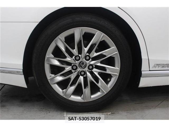 Lexus LS 2018-06 7020773-23