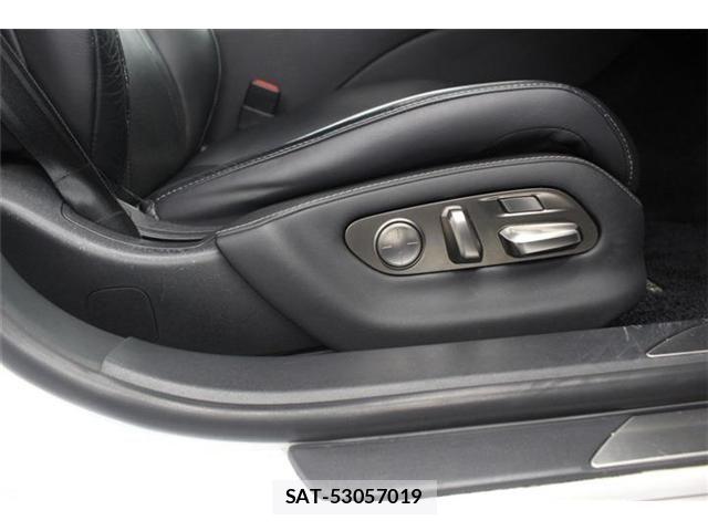 Lexus LS 2018-06 7020773-25