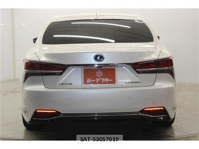 Lexus LS 2018-06 7020773-5