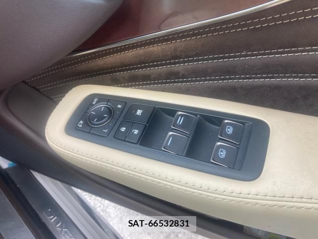 Lexus LS 2017-12 7059266-15