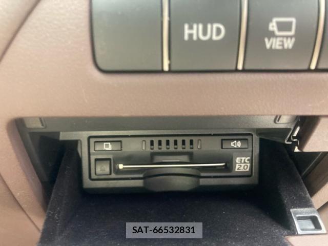 Lexus LS 2017-12 7059266-17