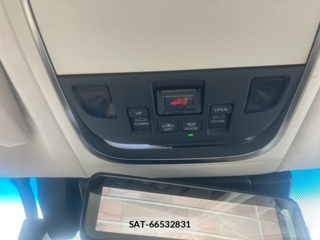 Lexus LS 2017-12 7059266-23