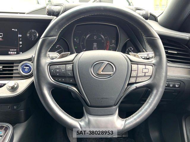 Lexus LS 2019-07 7220982-10