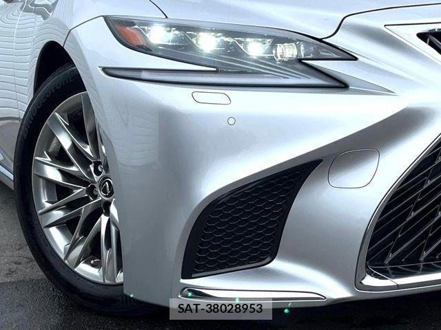 Lexus LS 2019-07 7220982-11