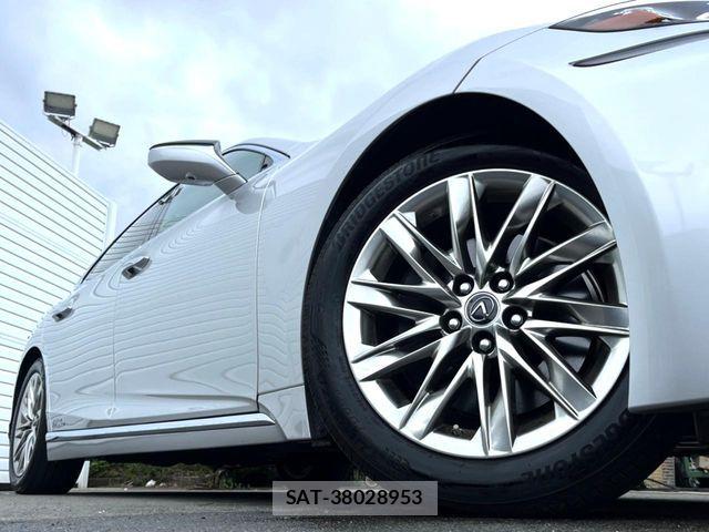 Lexus LS 2019-07 7220982-12
