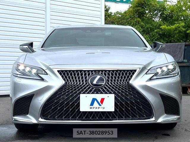 Lexus LS 2019-07 7220982-13
