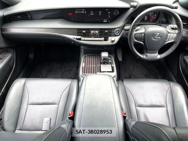 Lexus LS 2019-07 7220982-1