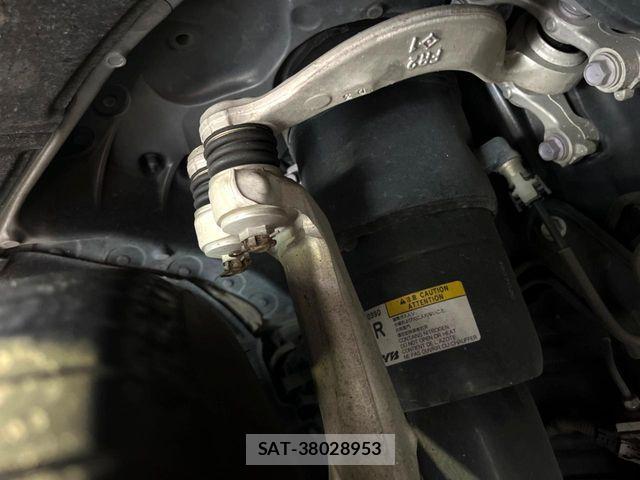 Lexus LS 2019-07 7220982-19