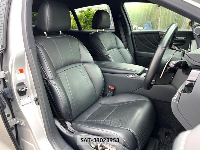 Lexus LS 2019-07 7220982-8