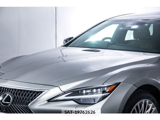 Lexus LS 2025-03 7220988-16