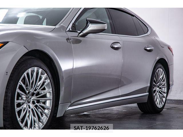 Lexus LS 2025-03 7220988-19