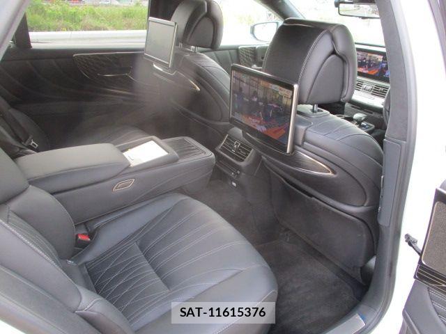 Lexus LS 2021-03 7220983-9
