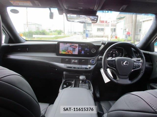 Lexus LS 2021-03 7220983-12