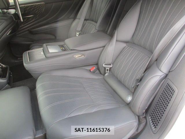 Lexus LS 2021-03 7220983-14