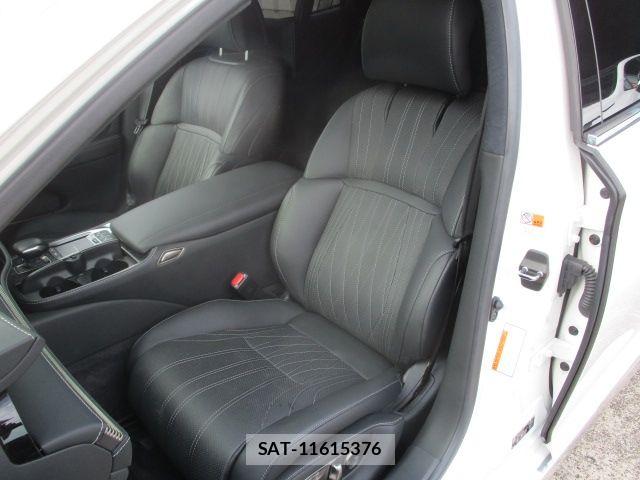 Lexus LS 2021-03 7220983-18